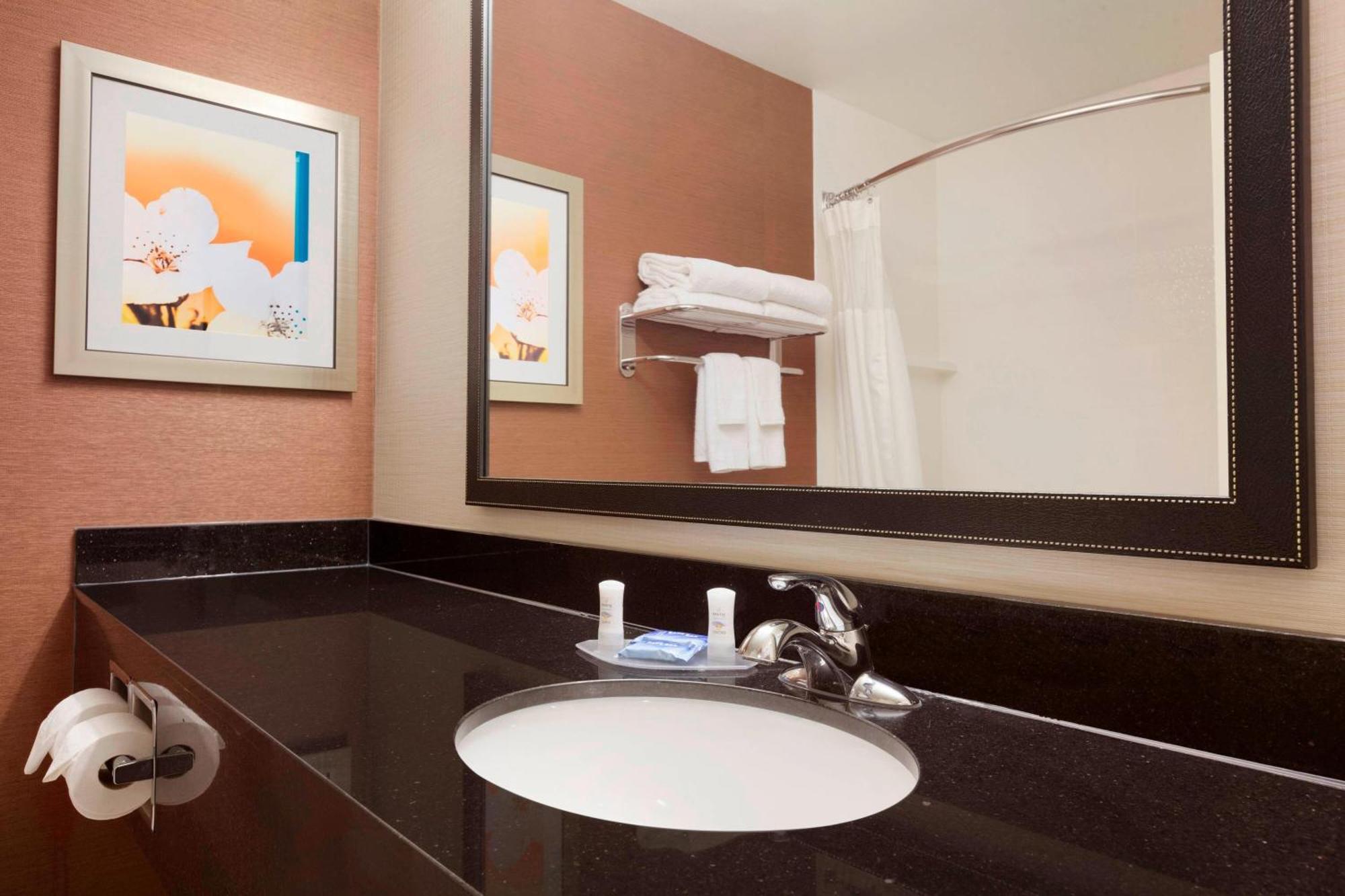 Fairfield Inn & Suites Лонгвью Экстерьер фото